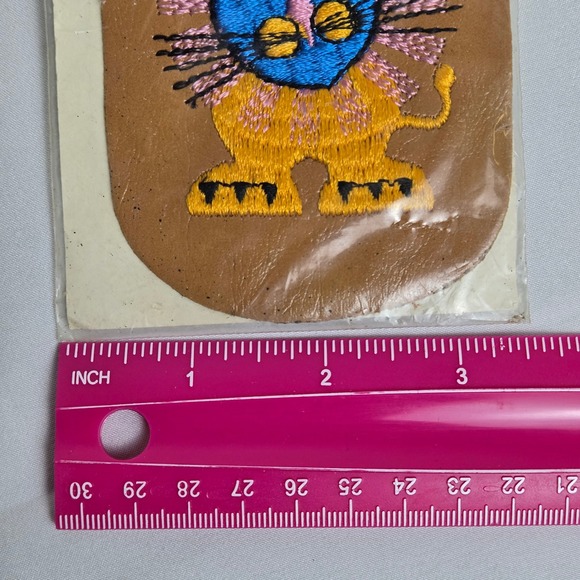 Vintage King's Patches Lion Sew On Patch, Embroidery, 4" x 3", 70s/80s NOS New - Picture 6 of 6